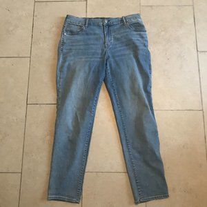 Gap Soft Wear Mid Rise Girlfriend Jeans